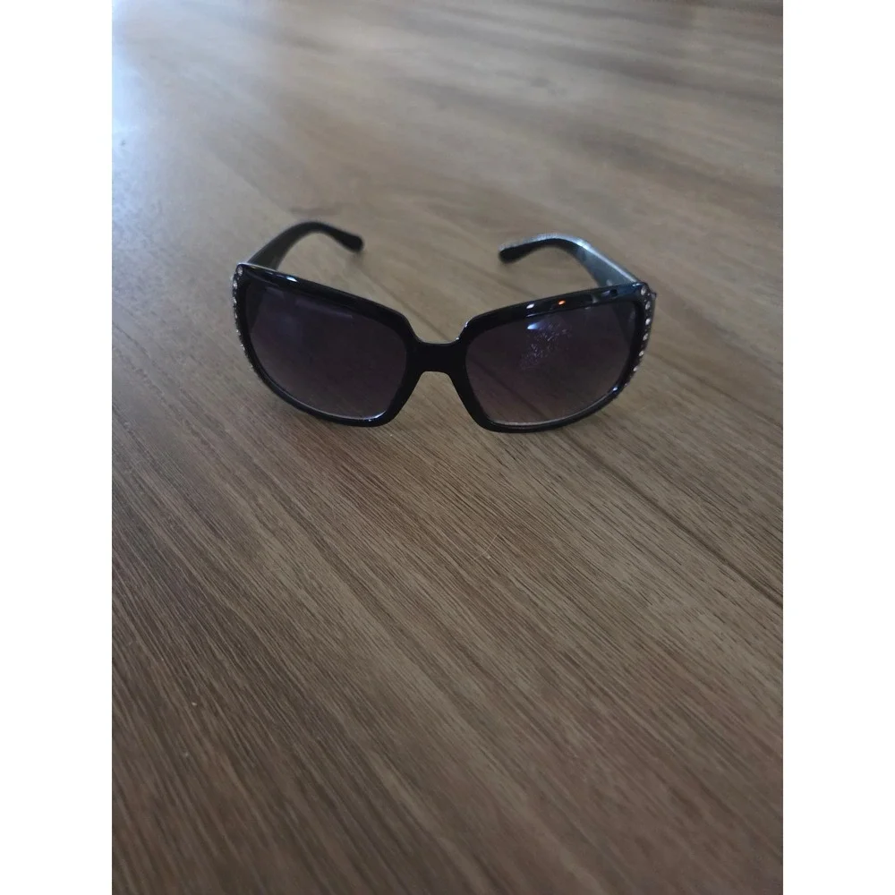Steve Madden Y2K Black Rectangular Rhinestone Sunglasses Gradient Lens